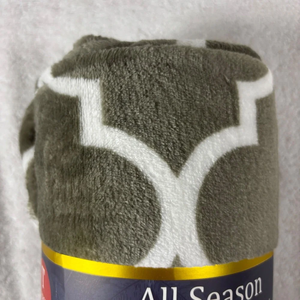 All Season Velvet Touch Throw Blanket‎ Gray White Geometric Trellis Cozy 50x60
